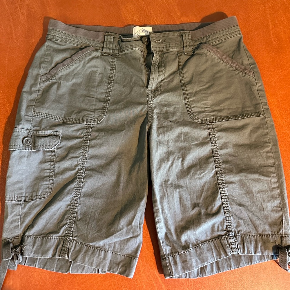 St John’s Bay women’s olive green shorts, 10P, EUC